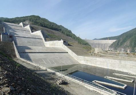 Береговой водосброс Саяно-Шушенской ГЭС